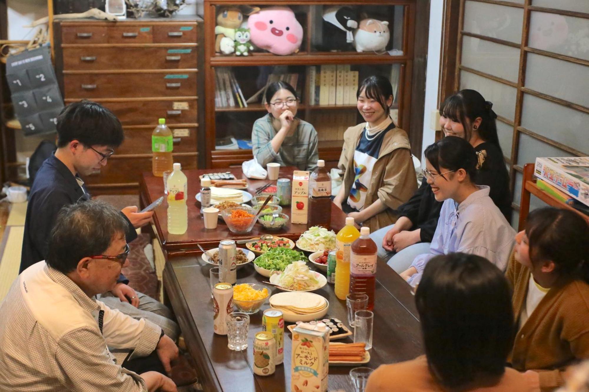 Guest House Yukari Tsuru Esterno foto