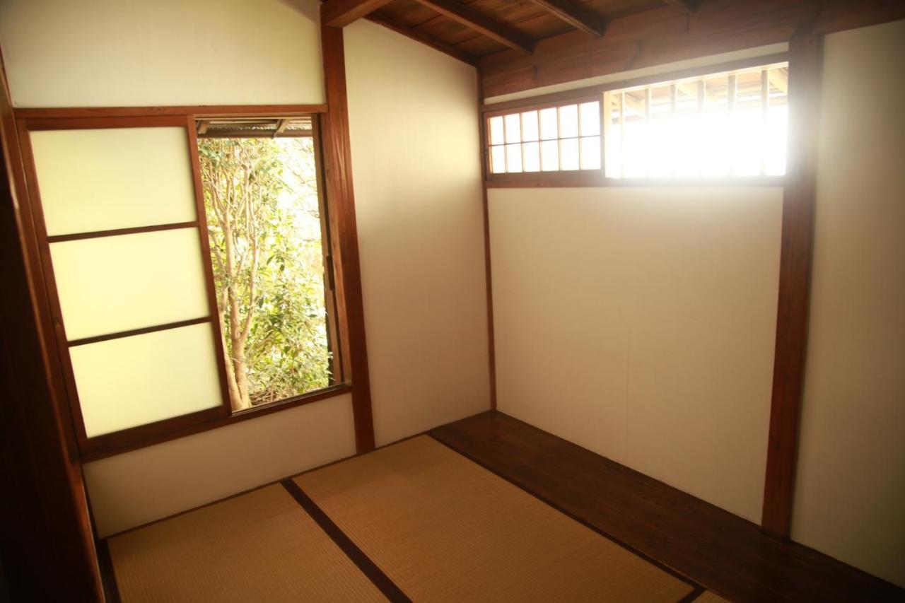 Guest House Yukari Tsuru Esterno foto