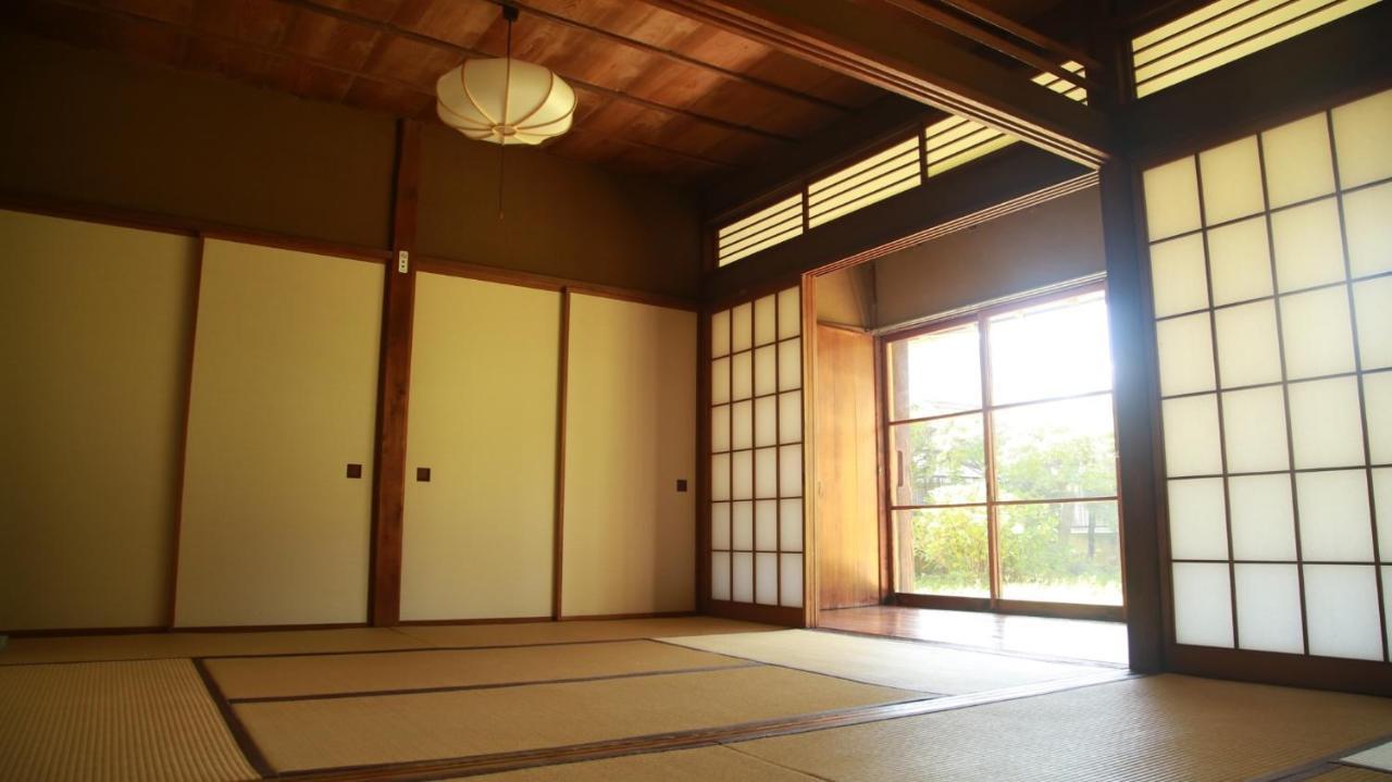Guest House Yukari Tsuru Esterno foto