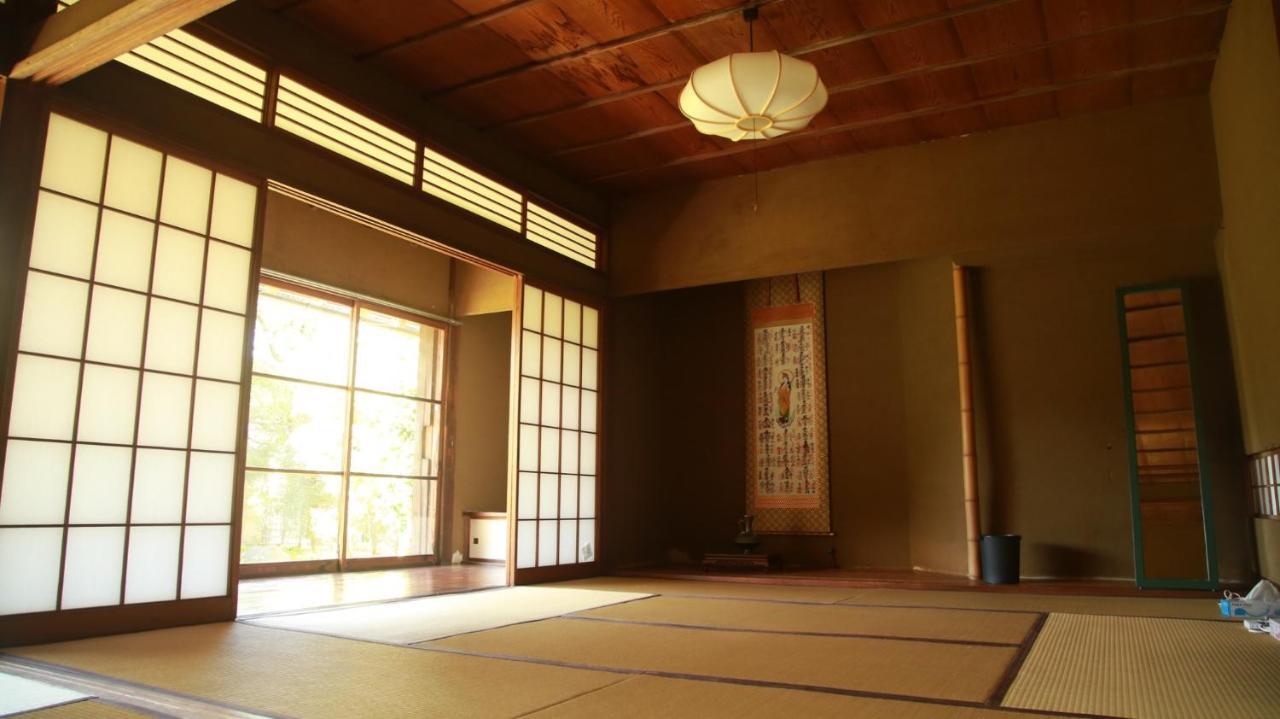 Guest House Yukari Tsuru Esterno foto