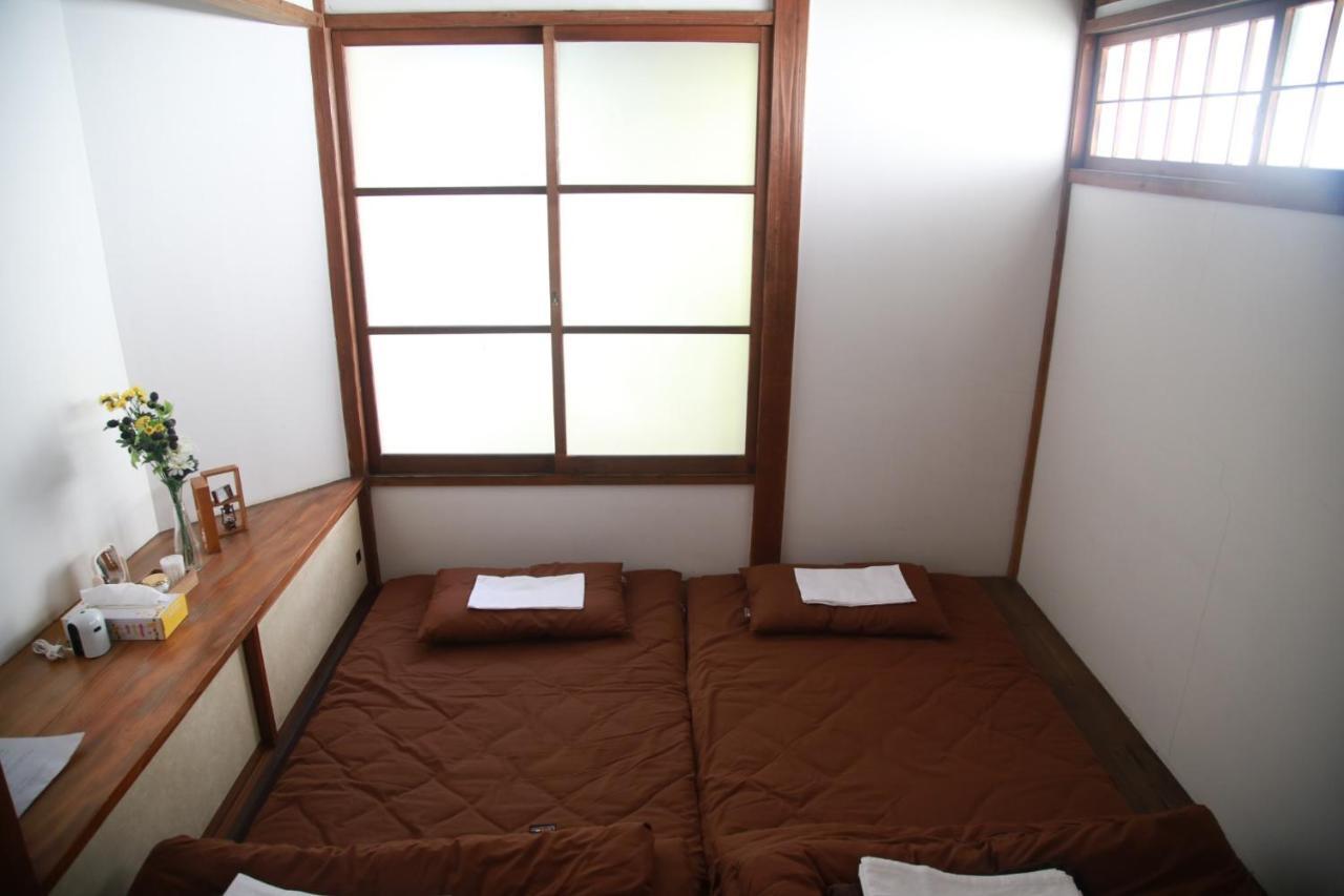 Guest House Yukari Tsuru Esterno foto